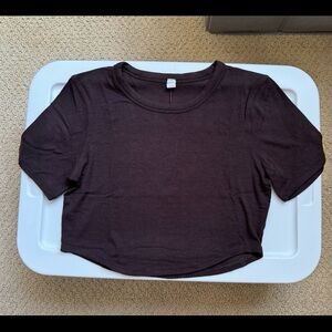 Lululemon Hold Tight Cropped T-Shirt in Espresso